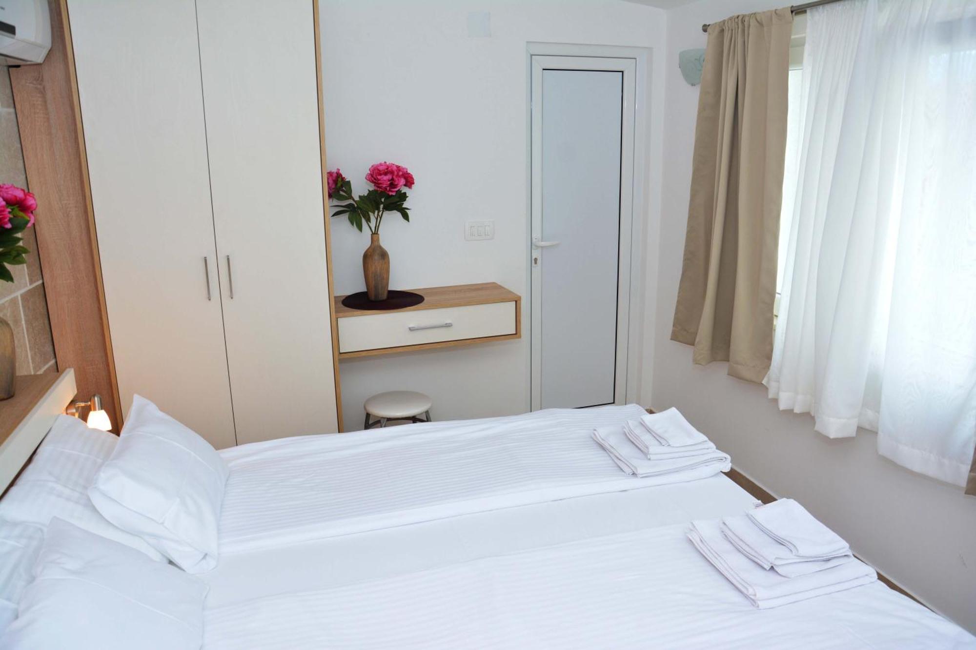Apartments Harmonia Tivat Habitación foto