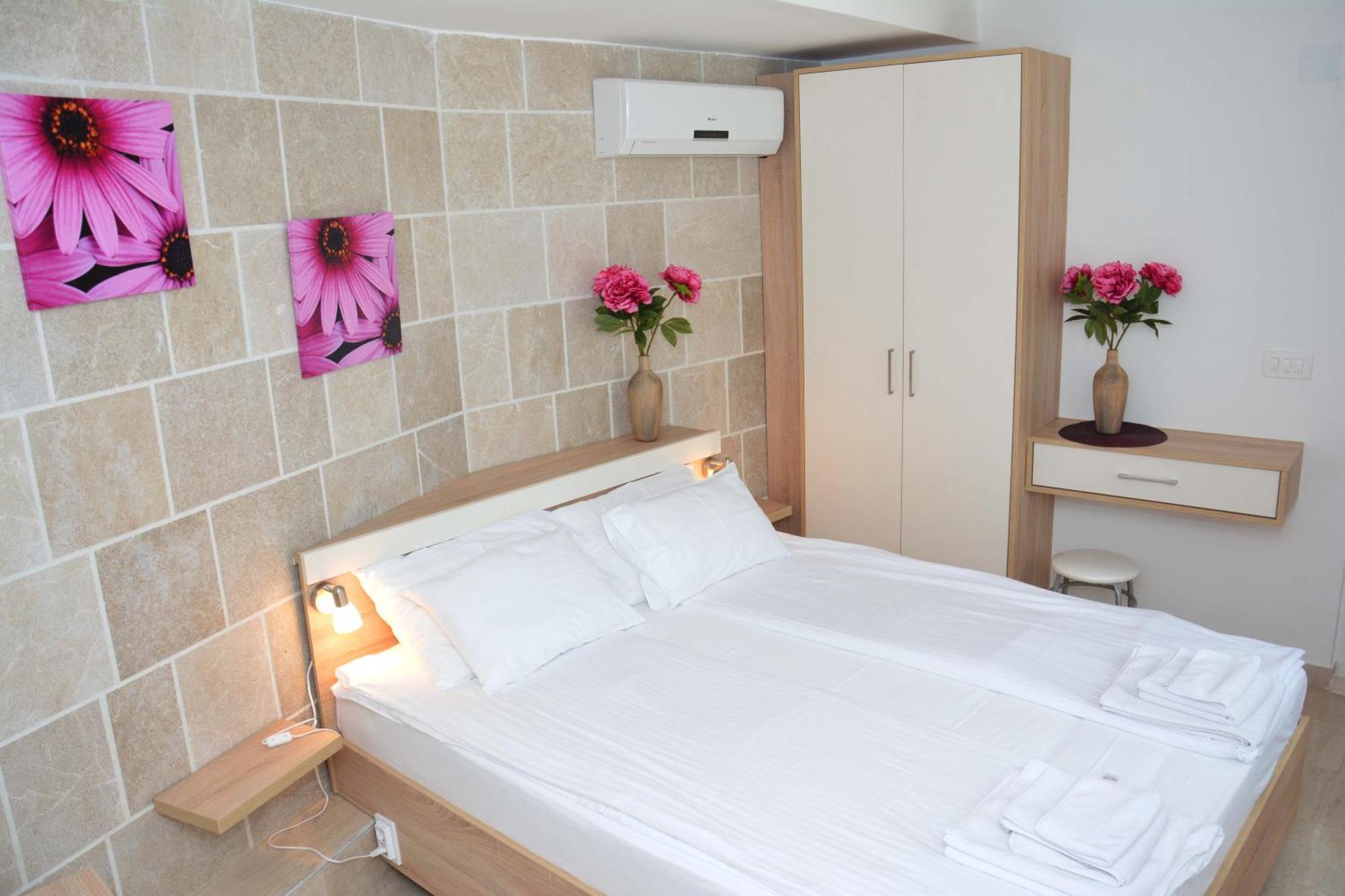 Apartments Harmonia Tivat Habitación foto