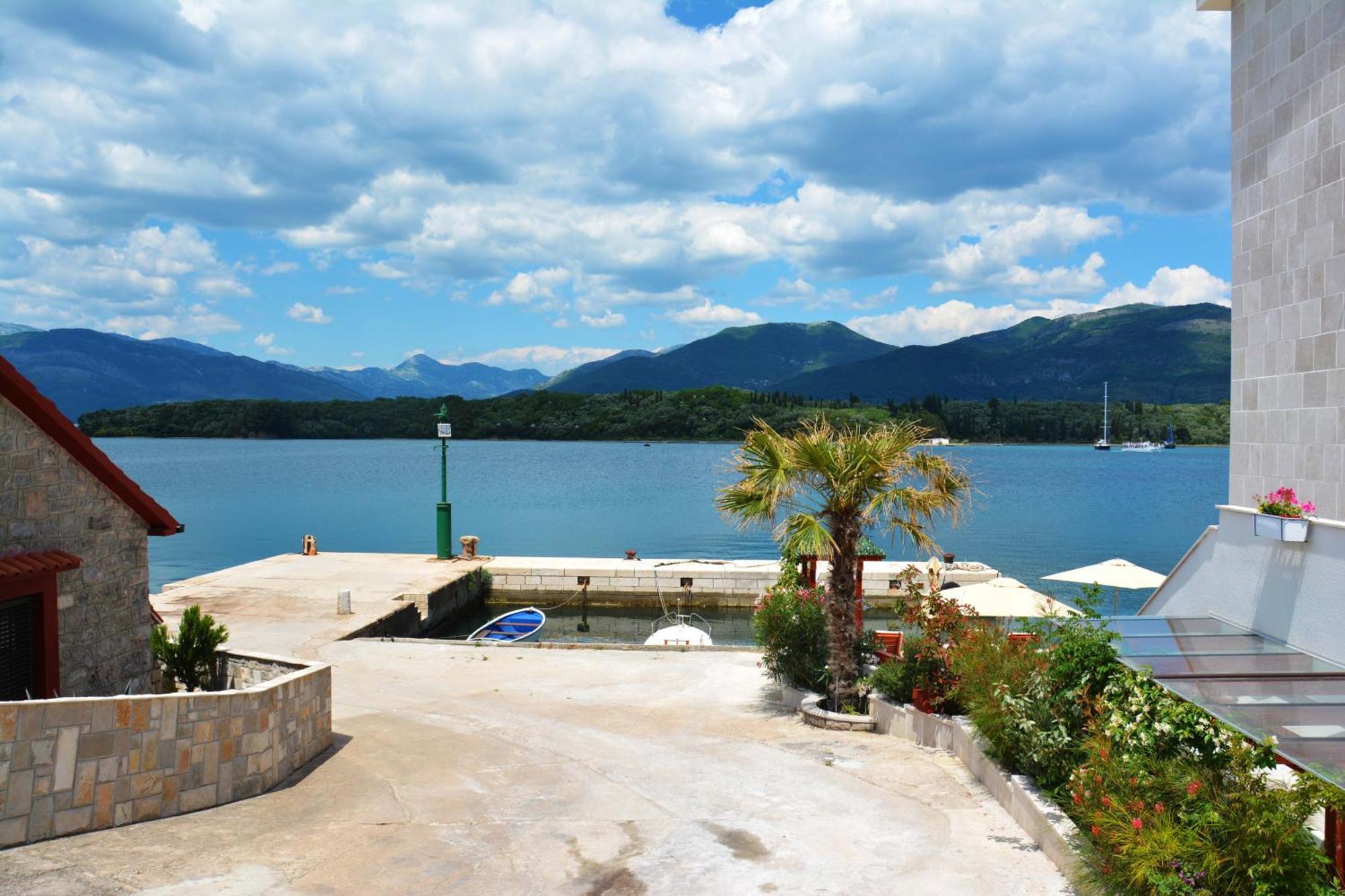 Apartments Harmonia Tivat Habitación foto