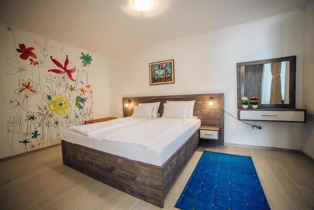 Apartments Harmonia Tivat Exterior foto