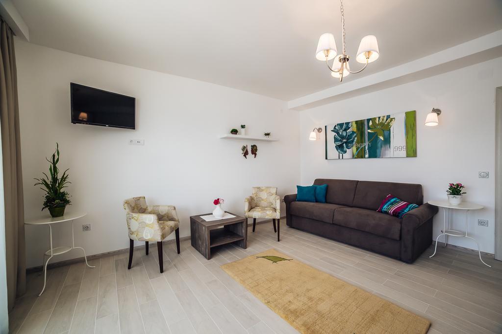 Apartments Harmonia Tivat Exterior foto