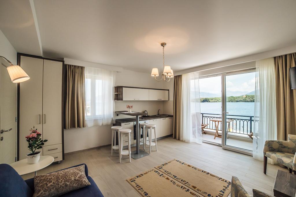 Apartments Harmonia Tivat Exterior foto